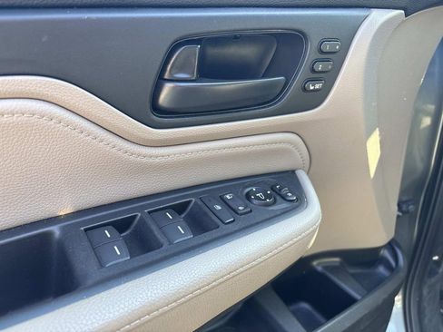 Used 2018 Honda Odyssey Touring image 12