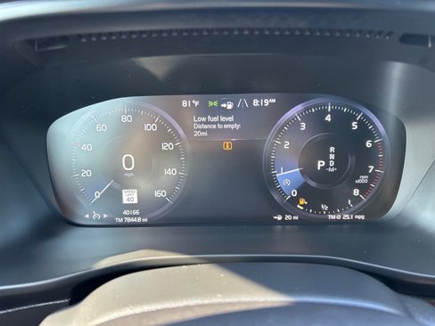 Used 2022 Volvo XC40 T5 R-Design w/ Climate Package AWD/4WD image 28