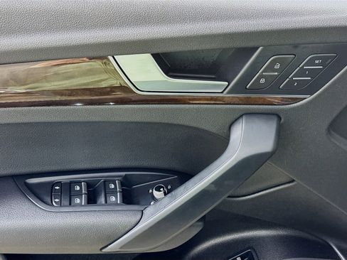 Used 2019 Audi Q5 2.0T Premium w/ Convenience Package image 20