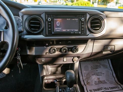 Used 2016 Toyota Tacoma SR5 image 15