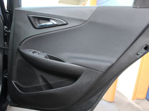 Used 2017 Chevrolet Malibu LT image 42