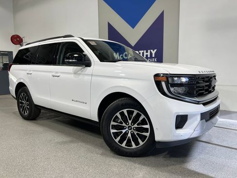 Used 2025 Ford Expedition Platinum AWD/4WD image 2