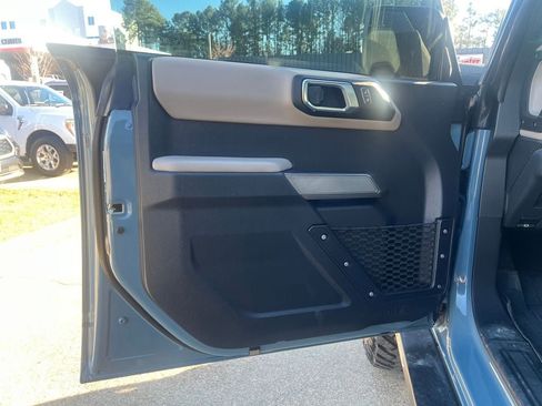 Used 2022 Ford Bronco Wildtrak image 11