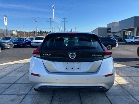 Used 2022 Nissan Leaf S image 10