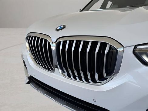 Used 2023 BMW X5 sDrive40i w/ Premium Package image 2