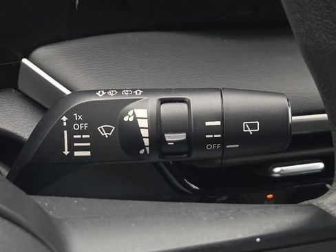 Used 2025 Nissan Kicks S FWD image 37