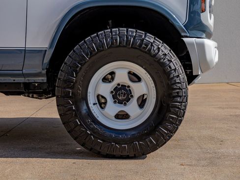 Used 2023 Ford Bronco Heritage Edition image 12