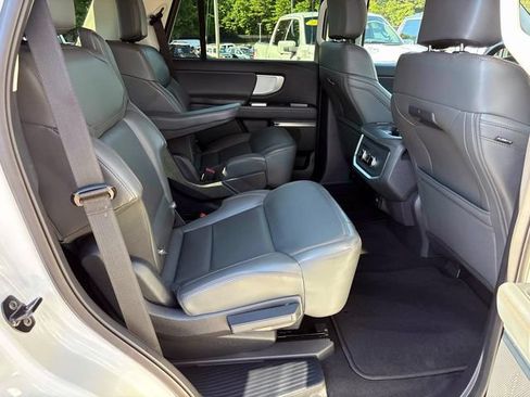 Used 2025 Ford Expedition Active AWD/4WD image 21