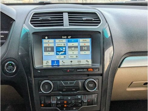 Used 2017 Ford Explorer XLT w/ Equipment Group 202A image 23