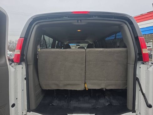 Used 2014 Chevrolet Express 3500 LS RWD image 19