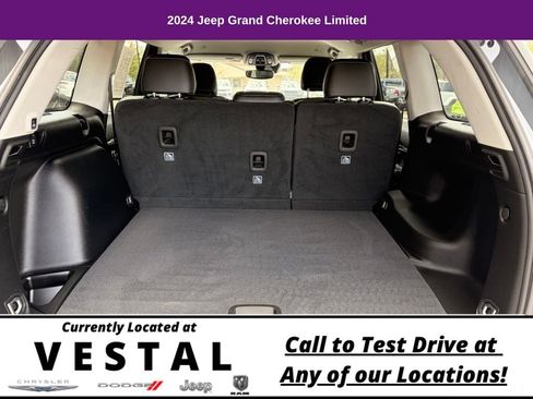 Used 2024 Jeep Grand Cherokee Limited AWD/4WD image 12