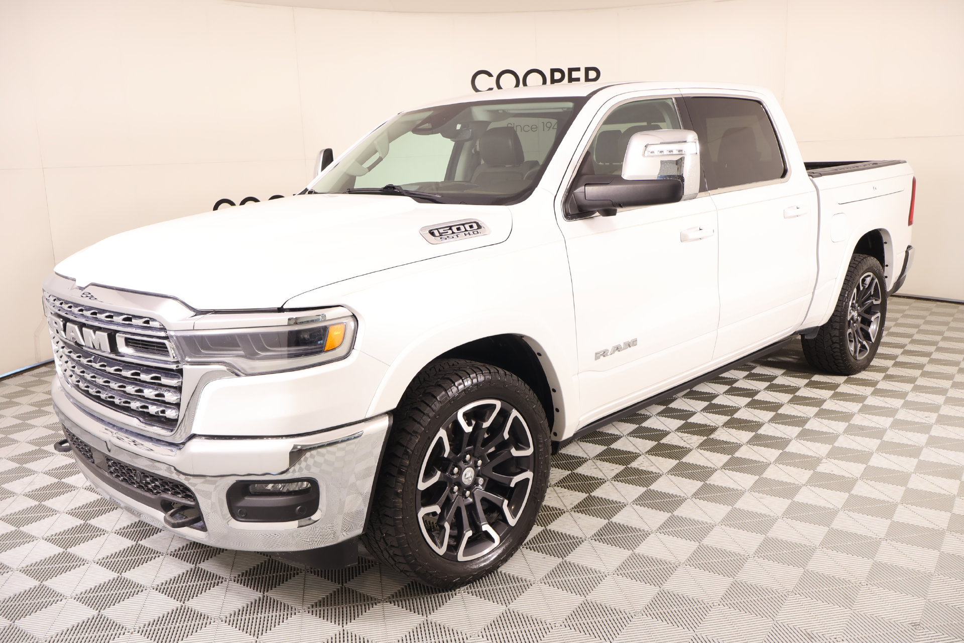 Used 2025 RAM 1500 Limited w/ Trailer Tow Group AWD/4WD image 11