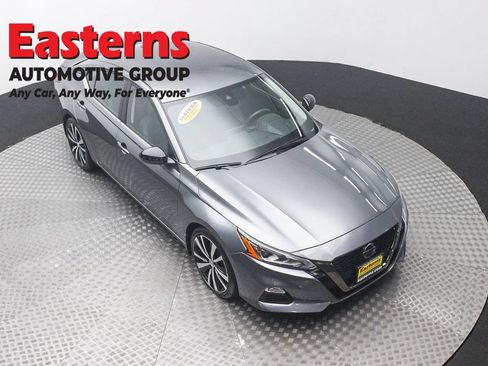 Used 2022 Nissan Altima 2.5 SR FWD image 3