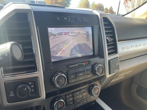 Used 2021 Ford F250 Lariat w/ Chrome Package image 16