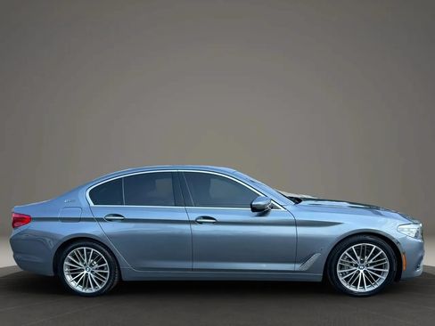 Used 2018 BMW 530e xDrive w/ Premium Package 2 AWD/4WD image 4