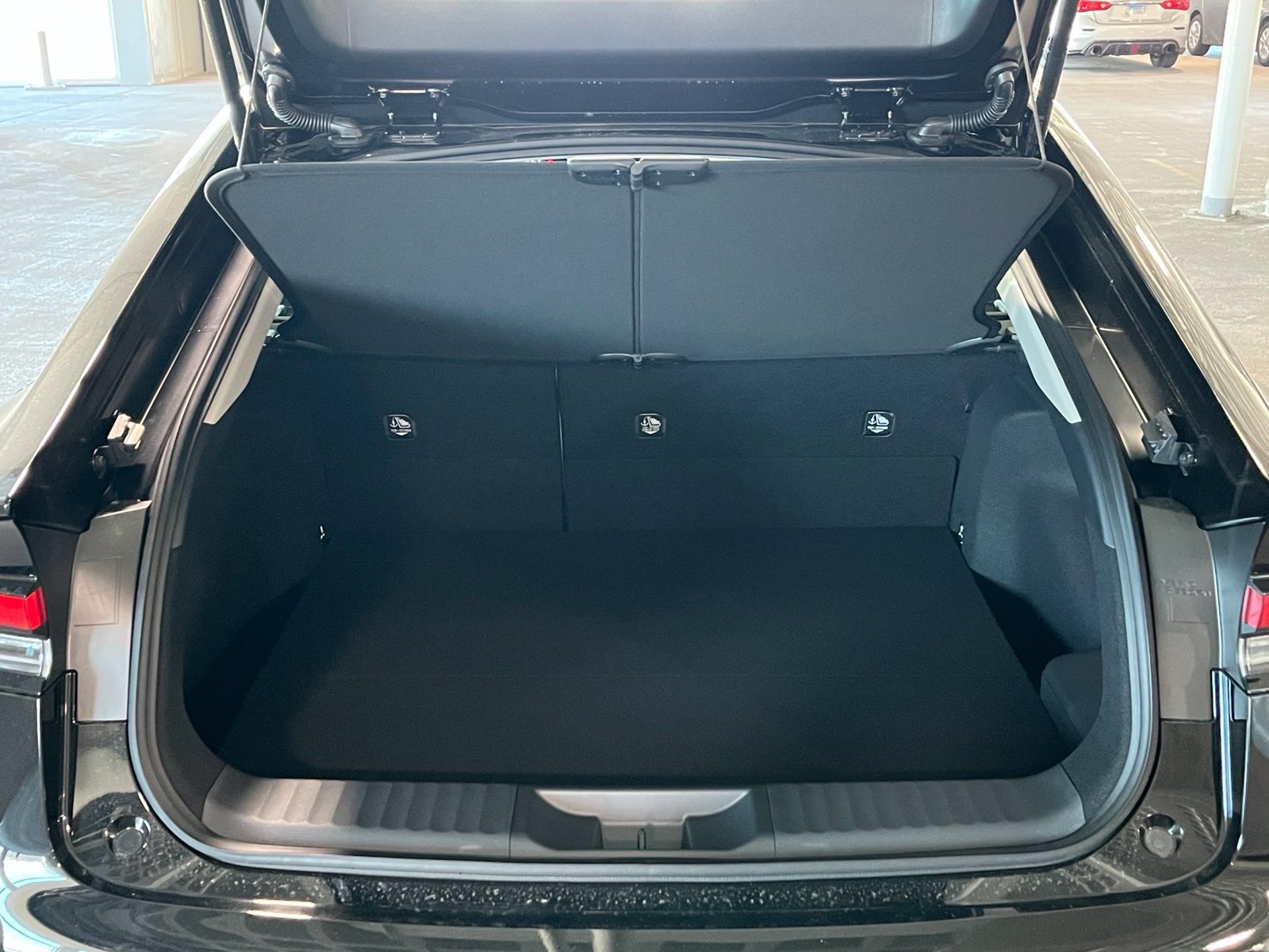 New 2027 Toyota Prius XLE AWD/4WD image 9