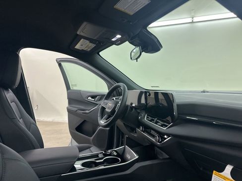 New 2026 Chevrolet Equinox LT w/ Convenience Package II image 16