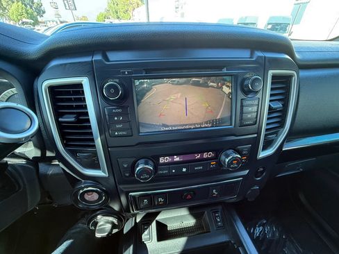 Used 2019 Nissan Titan SV w/ SV Convenience Package AWD/4WD image 23