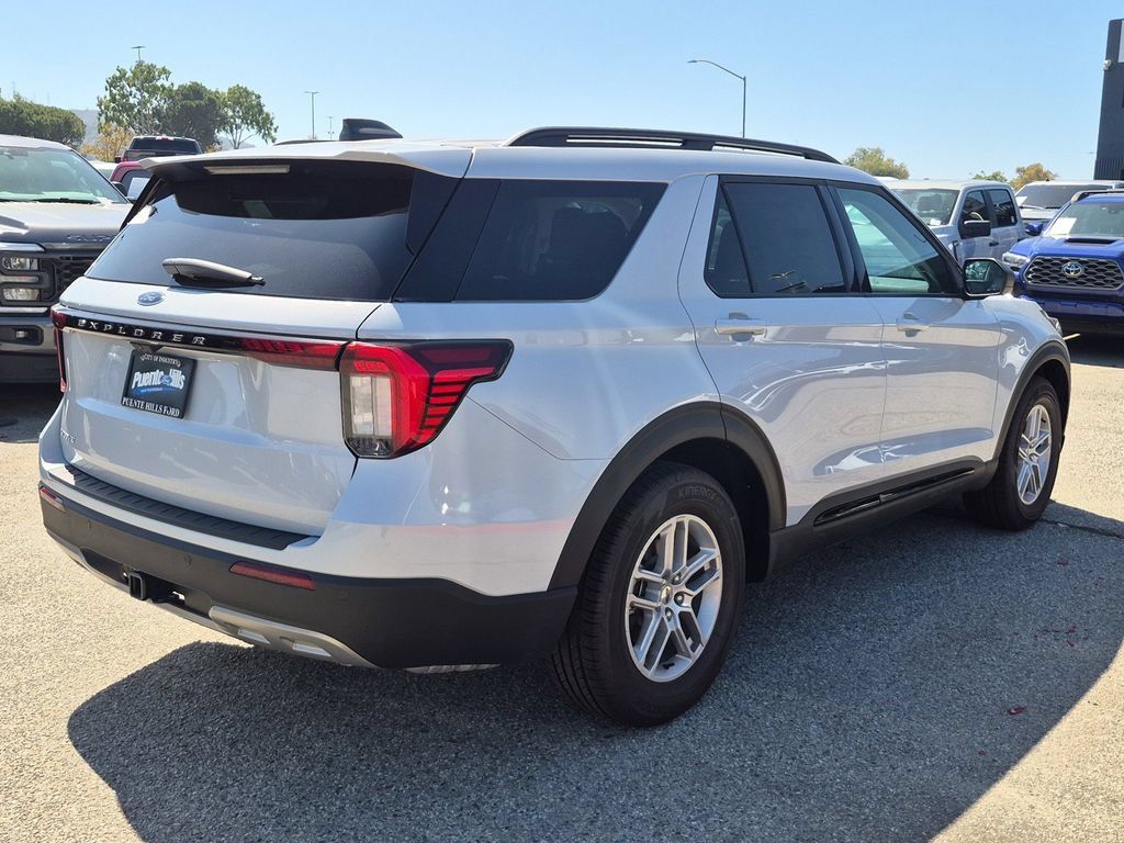 New 2026 Ford Explorer Active w/ Active Comfort Package RWD image 6
