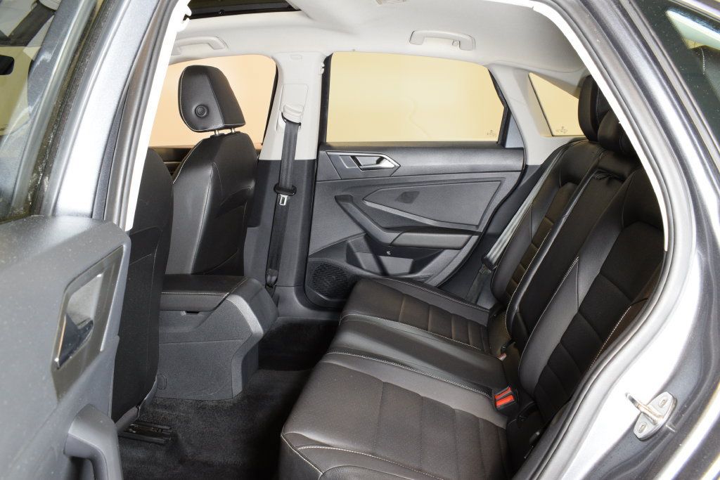 Used 2024 Volkswagen Jetta SE FWD image 27