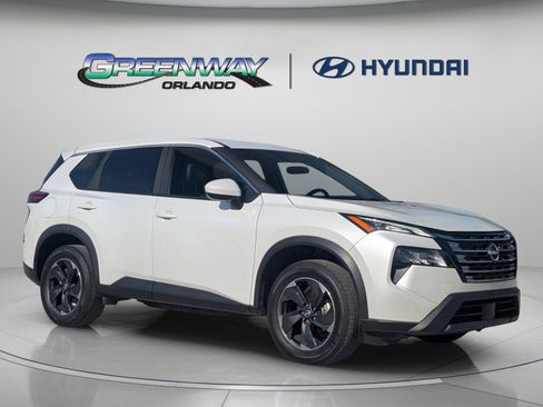 Used 2025 Nissan Rogue SV FWD image 1