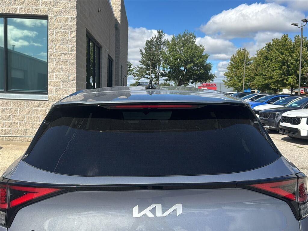 Used 2024 Kia Sportage EX FWD image 7