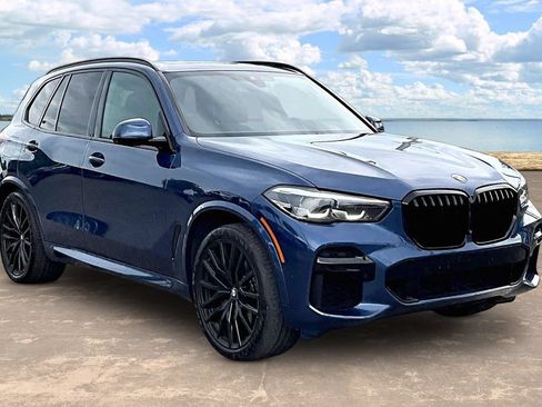 Used 2022 BMW X5 sDrive40i w/ M Sport Package RWD image 3