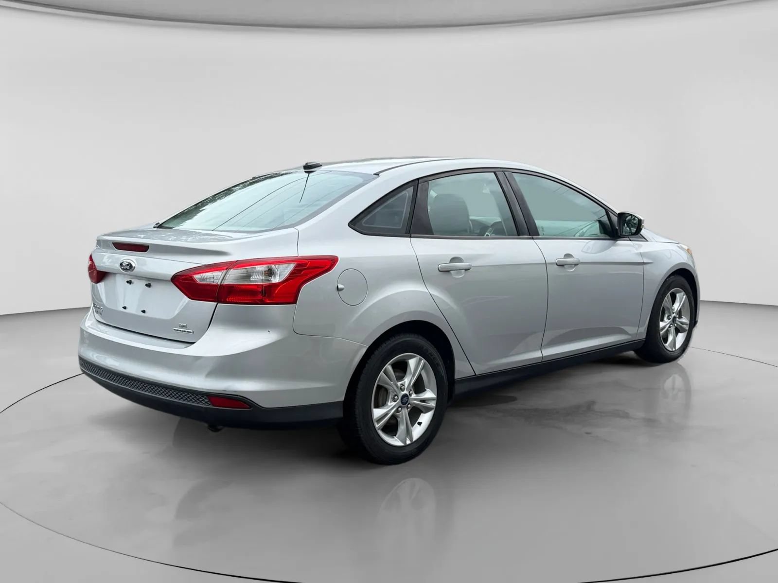 Used 2014 Ford Focus SE FWD image 5