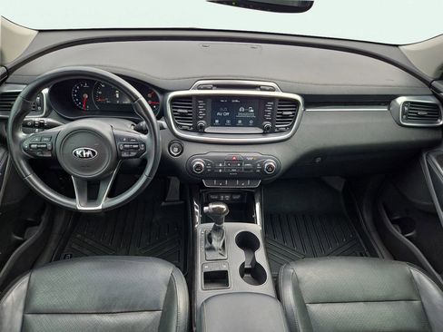 Certified 2018 Kia Sorento EX image 20