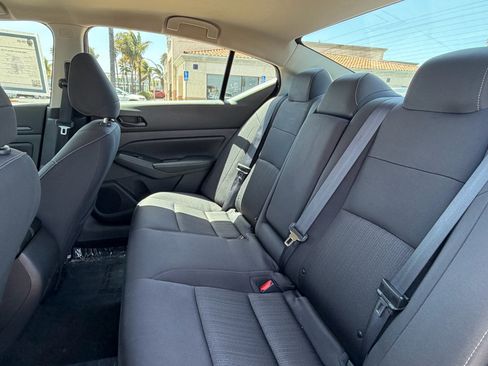 Used 2024 Nissan Altima 2.5 SV FWD image 7