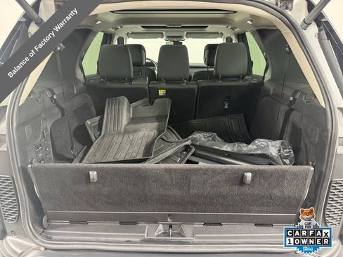 Used 2023 Land Rover Discovery S image 30
