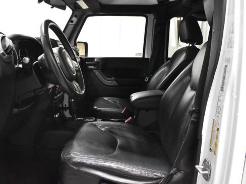 Used 2014 Jeep Wrangler Unlimited Sport image 3