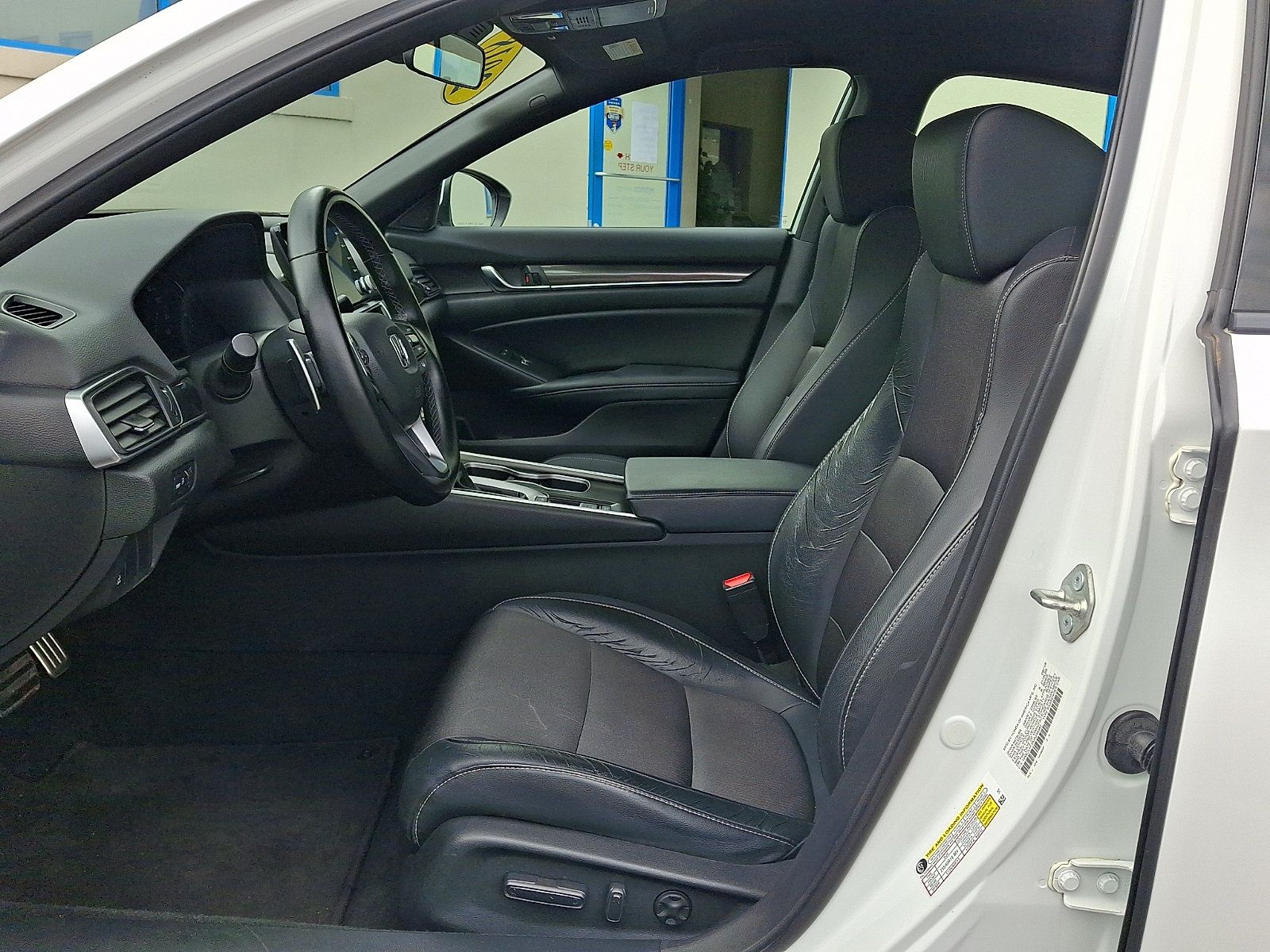 Used 2018 Honda Accord Sport image 12