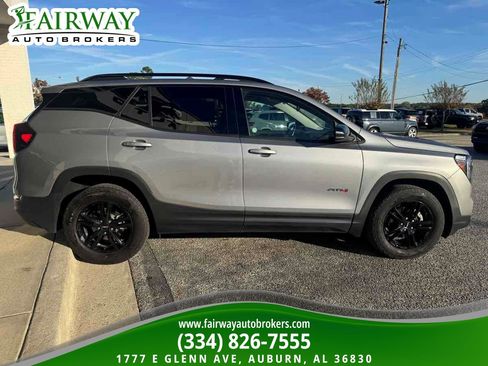 Used 2023 GMC Terrain AT4 image 5