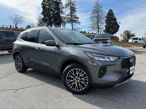 New 2026 Ford Escape SE image 3