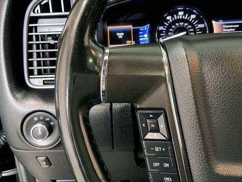 Used 2017 Lincoln Navigator Select RWD image 20