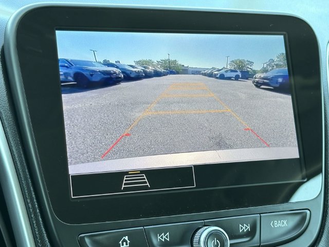 Used 2025 Chevrolet Malibu LT FWD image 2