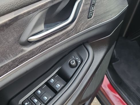 Used 2024 Jeep Grand Cherokee Limited AWD/4WD image 21