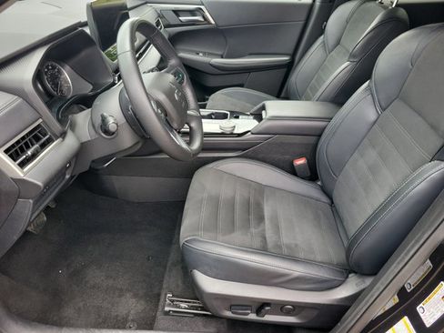 Used 2025 Mitsubishi Outlander SE AWD/4WD image 5