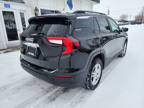Used 2023 GMC Terrain SLE w/ Driver Convenience Package image 5