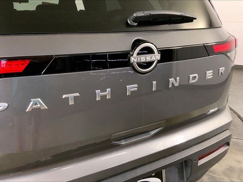 Used 2025 Nissan Pathfinder SV AWD/4WD image 8