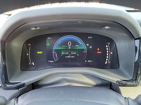 Used 2025 Toyota Camry LE image 28