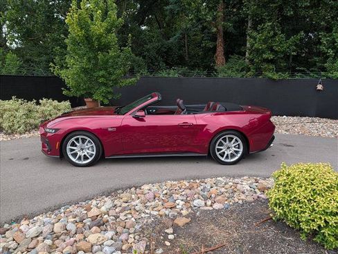 Used 2025 Ford Mustang GT Premium RWD image 10