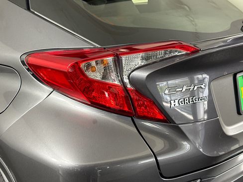 Used 2018 Toyota C-HR XLE FWD image 35