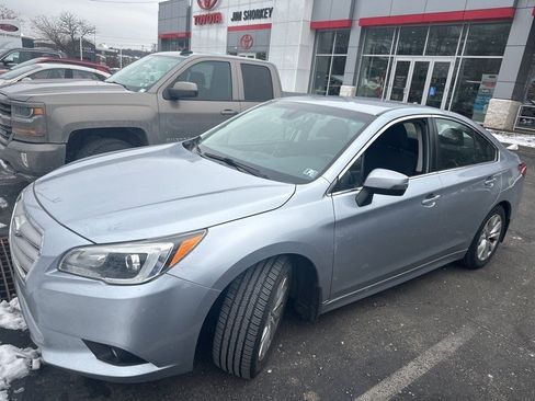 Used 2017 Subaru Legacy 2.5i Premium image 2