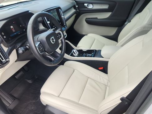 Certified 2023 Volvo XC40 B5 Plus w/ Driver Assist Package image 11