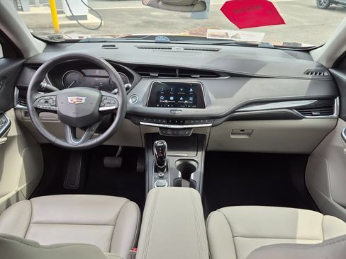 Certified 2021 Cadillac XT4 Premium Luxury w/ Cold Weather Package FWD image 18