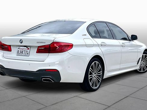 Used 2019 BMW 530e w/ M Sport Package image 12