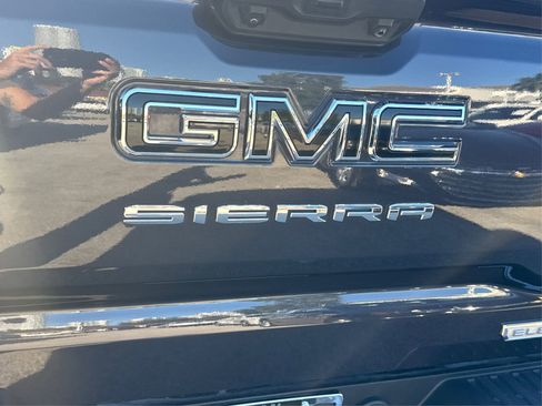 Used 2024 GMC Sierra 1500 Elevation image 18