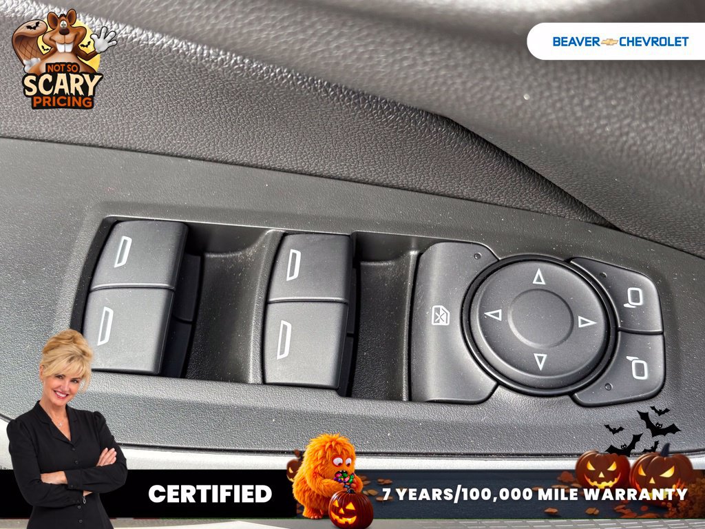 Used 2025 Chevrolet Trax RS w/ Sunroof Package FWD image 35